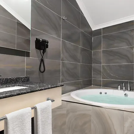 Ramada By Wyndham Sakarya 酒店 4*