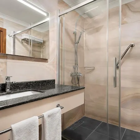 酒店 Ramada By Wyndham Sakarya 4*