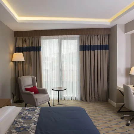 Ramada By Wyndham Sakarya 酒店 4*